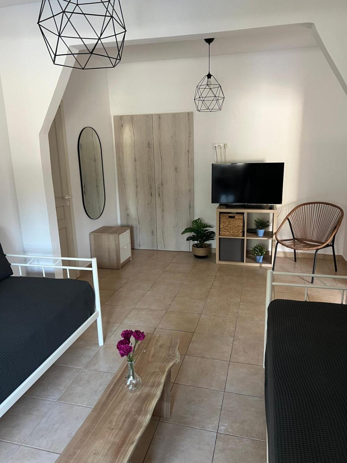 Rafaelo Poolside Holiday home Olympiada