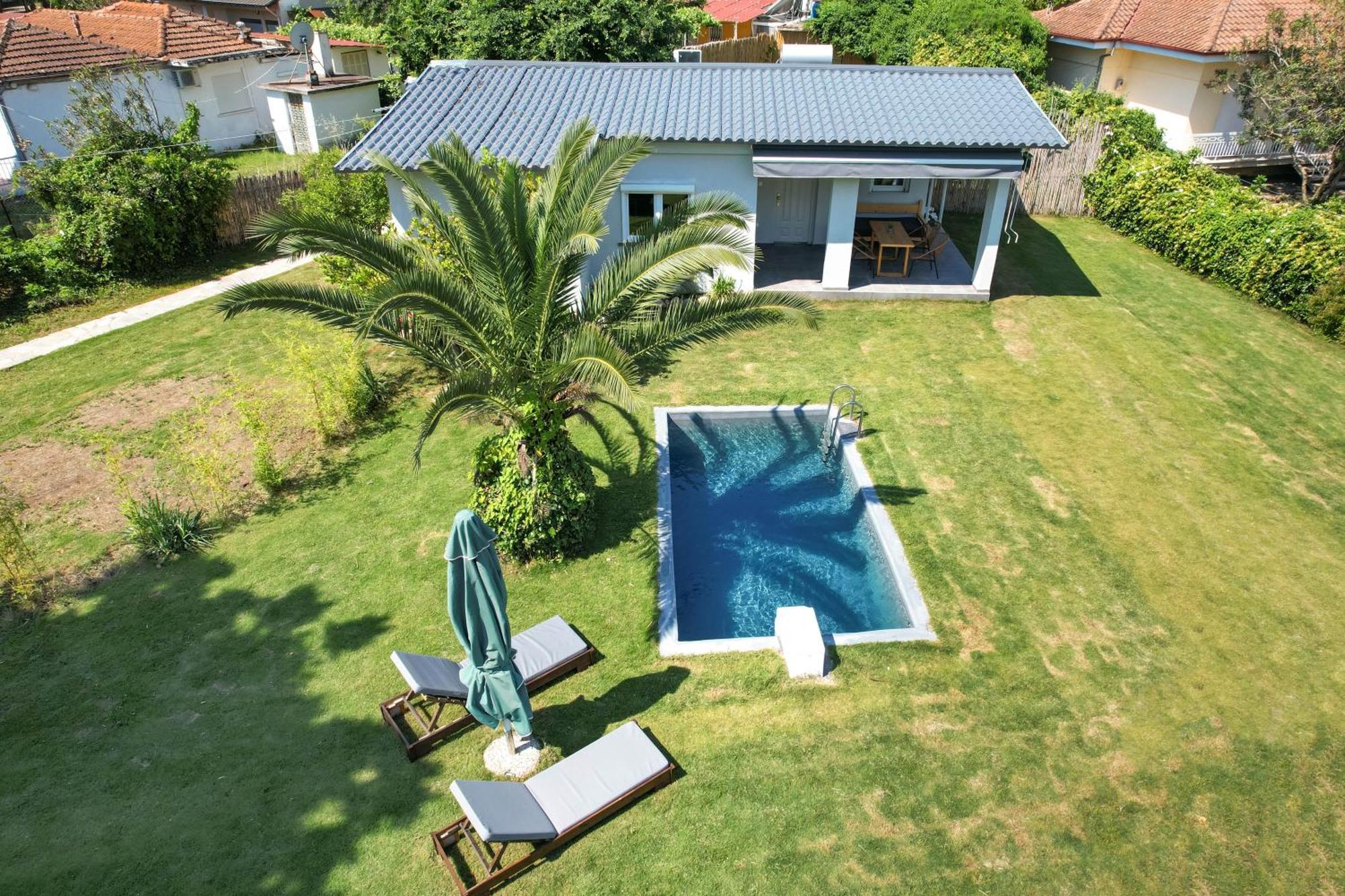 Rafaelo Poolside Holiday home