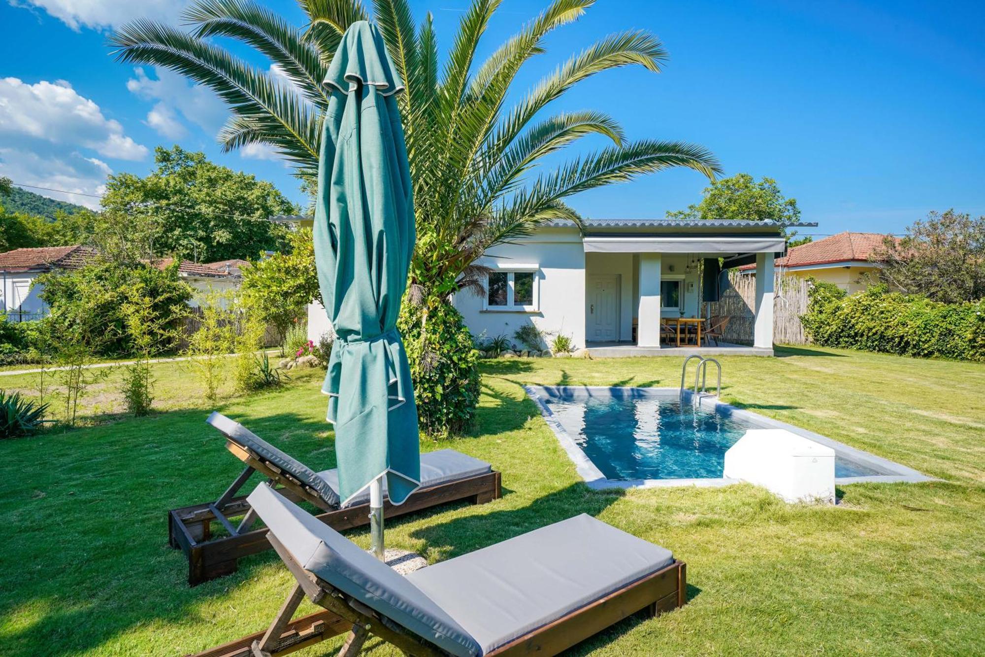 Rafaelo Poolside Olympiada